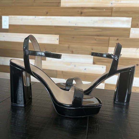 MIX NO. 6 SUNDRA PLATFORM SANDAL BLACK PATENT SIZE 6 - Picture 3 of 7